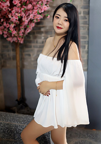 Gorgeous profiles pictures: HeJie, Asian member member